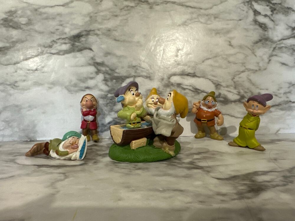 Snow White Dwarfs figures